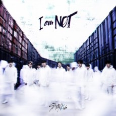 Stray Kids - 出道专辑 [I am NOT] (版本随机)